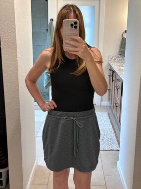 Athleta Size L Grey-Blue Activewear Skirt with Pockets